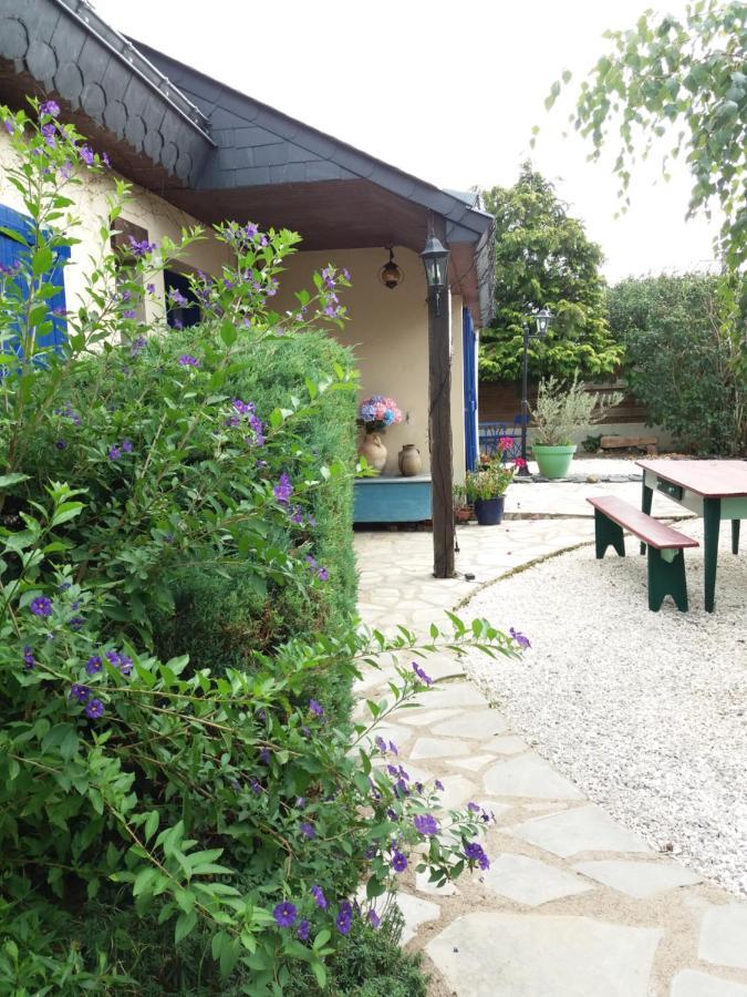 Les Mouettes formule gite ou Bed&Breakfast,jardin,draps et linge de maison inclus La Bohalle Extérieur photo